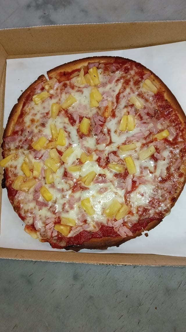 12" Hawaiian Cauliflower Crust Pizza.