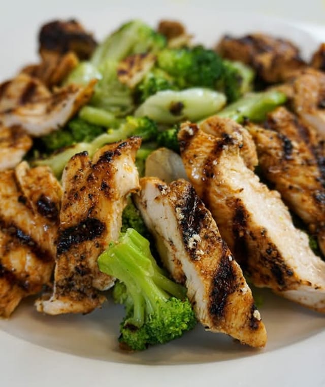Grillled Chicken w/ Broccoli Rabe, Oil, and Garlic.